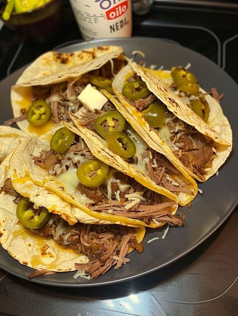 Old fashioned recipe Pot Roast Tacos, Roast Tacos, Ranch Packet, Pioneer Woman Ree Drummond, Birria Tacos, Mississippi Pot Roast, Ree Drummond, Old Fashioned Recipes, Chuck Roast