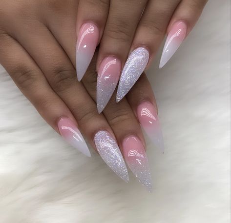 Almond Ombre Nails Designs, Ombre Pointy Nails, Stilleto Ombre Nails, Pink And White Stiletto Nails, Ombre Stilleto Nails, Stiletto Ombre Nails, Lilac Ombre Nails, Ombré Stiletto Nails, Ombre Stiletto Nails