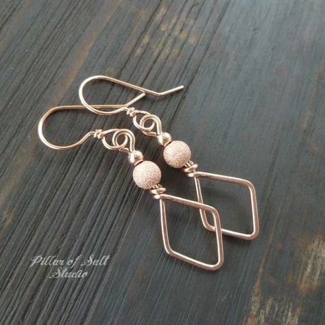 Diamond Shape Earrings, Wire Jewelry Designs, Diy Wire Jewelry, Jewellery Designer, Handmade Wire Jewelry, Wire Wrapped Earrings, Wire Earrings, Bijoux Diy, Jewelry Diy