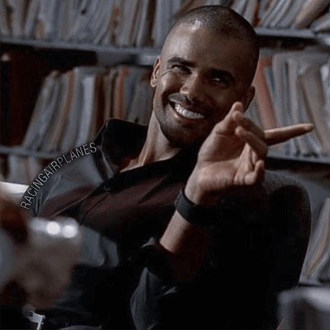 3.06 | dont repost & dont blur!! Derek Morgan Icon, Derek Morgan Aesthetic, Derrick Morgan, Morgan Aesthetic, Derek Morgan, Crimal Minds, Shemar Moore, Girl Dinner, It Movie Cast