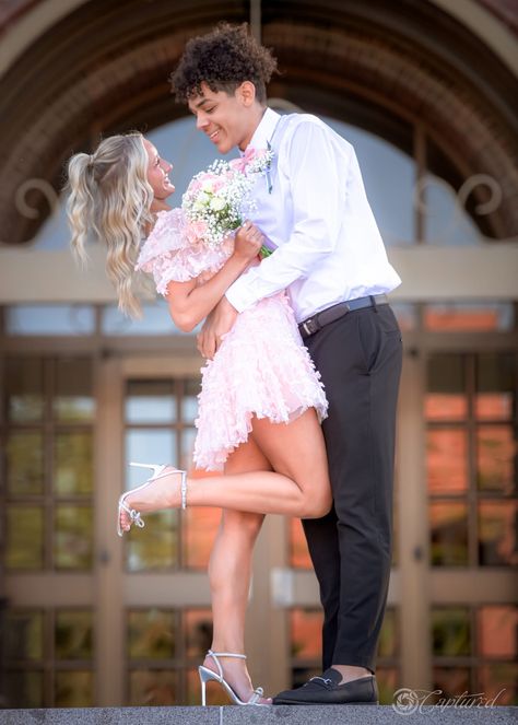 Winter Formal Photoshoot, Winter Formal Picture Ideas, Winter Formal Poses, Winter Formal Pictures, Formal Pics, Formal Poses, Formal Photoshoot, Homecoming Poses, Dance Pics