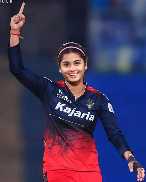 Shreyanka Patil, Cricket Dp, Indian Women Cricket Team, D Boss Images, Women Cricketers, Cricket Women, Ellyse Perry, Bewafa Photo Editing, Ab De Villiers Photo