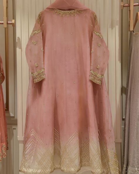 Agha Noor, Shadi Dresses, Pakistani Formal Dresses, Desi Wedding Dresses, Pakistani Dresses Online, Frock Fashion, Bridal Studio, Pakistani Wedding Outfits, Kids Dress Wear