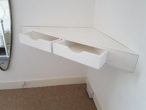 Floating Dressing Table, Joiners Hertfordshire, Waterhall Joinery Ltd                                                                                                                                                                                 More Corner Shelves Ideas, Diy Corner Shelves, Diy Corner Shelf, Corner Dressing Table, Floating Corner Shelf, Corner Shelf Ideas, Corner Shelf Design, Dressing Table Ideas, Floating Corner Shelves