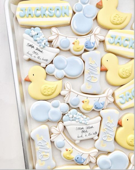 Name Cookies Decorated, Rubber Duck Cookies, Duck Royal Icing Cookies, Rubber Duck Cookies Decorated, Baby Shower Cookies Neutral, Rubber Ducky Baby Shower Ideas, Duck Cookies, Cookie Decorating Icing, Rubber Ducky Baby Shower