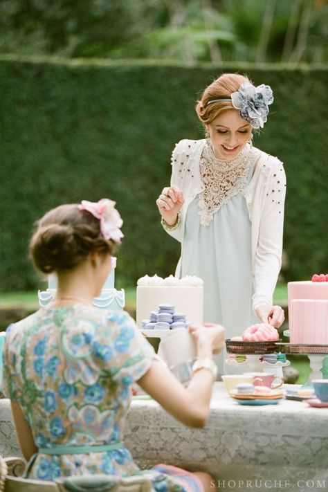 13 Perfectly Dreamy Afternoon Tea Party Ideas Tea Garden Party Outfit, English Afternoon Tea Outfit, Tea Pastries, Circus Book, Tea Picnic, Tea Party Attire, Tea Afternoon, Garden Party Outfit, English Tea Party