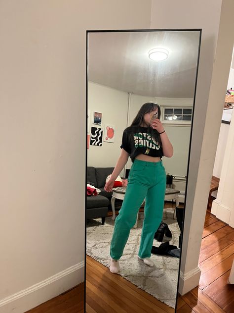 green jesns outfit, going out in boston, celtics game outfit Celtics Game Outfit Women, Celtics Game Outfit, Celtics Outfit, Boston Celtics Outfit, Celtics Game, Outfit Choices, Game Outfit, Saint Patties, Outfit Women