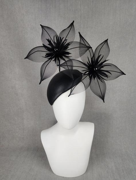 Fascinators Hats, Luxury Headbands, African Hats, Diy Flower Crown, Derby Fascinator, Sinamay Hats, Ascot Hats, Instagram Feed Ideas Posts, Christmas Tree Inspiration