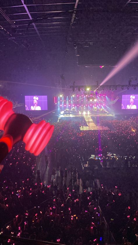 Pink In Concert, Kpop Pink, Blackpink Born Pink, Lisa Blackpink Instagram, Pink Ocean, Pink Confetti, Concert Aesthetic, Pink Tour, Blackpink Wallpaper