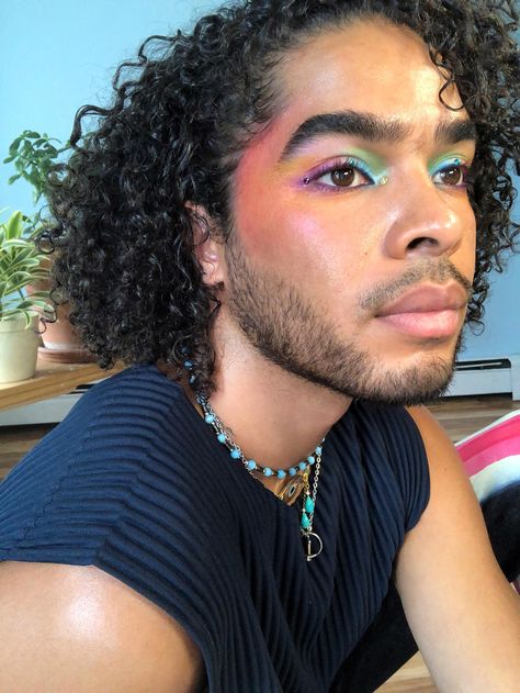 Make Up Tutorials, Pride Makeup, Rainbow Makeup, Male Makeup, Simple Eye Makeup, Colorful Eye Makeup, Watercolor Rainbow, Make Up Looks, Spring Makeup