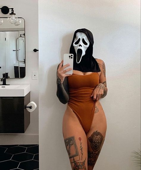 Ghost Face Costume Women, Chica Chola, Scream Mask, Risky Pictures, Hot Halloween Outfits, Tattoed Women, Ghost Face, Ghost Faces, Girls Who Lift