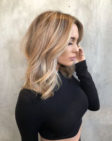 Low Maintenance Lob, Haircuts 2022, Medium Length Blonde Hair, Medium Length Haircuts, Lob Styling, Sand Storm, Color Rubio, Great Haircuts, Low Maintenance Hair