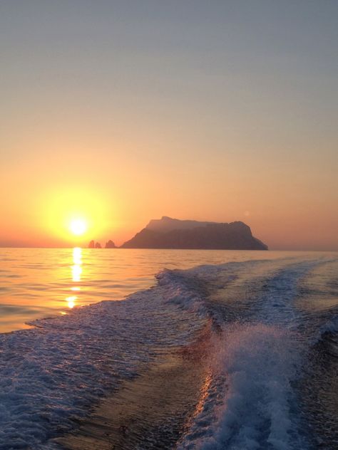 See the beautiful island of Capri or the Amalfi Coast on a private sunset boat tour. It's the most peaceful and romantic time of the day - and ideal for relaxing and soaking up the natural beauty. Contact Exclusive Cruises to find out more!  //  #Positano #Capri #Amalfi #AmalfiCoast #Sorrento #ExclusiveCruises #Italy #Italytravel #Italytour #Italyvacation #Italytrip Capri Asthetic, Cruise Vibes, Italy Sunset, Cruise Italy, Island Of Capri, Isle Of Capri, Summer Cruise, Temple Ruins, Boat Cruise