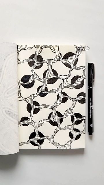 Paint Pen Art Ideas, Sketchbook Patterns, Zentangle Patterns Ideas, Paint Pen Art, Pattern Zentangle, Linework Art, Pen Doodles, Zentangle Pattern, Zen Tangles