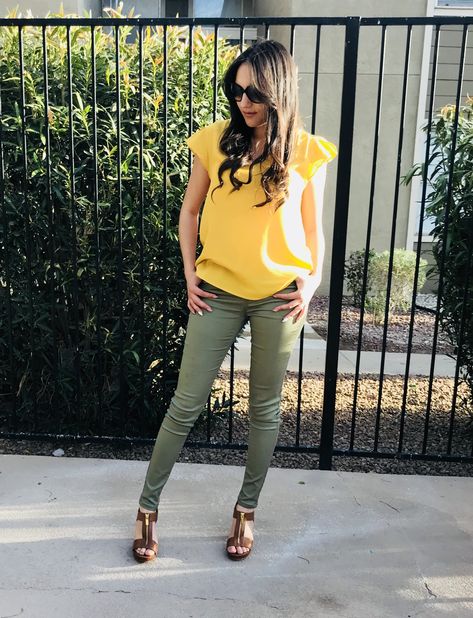 Work Outfit- Olive Green Pants, Yellow Blouse. Brown Heels -Michael Kors. IG: @michelledianey Yellow Blouse Outfit, Green Jeans Outfit, Yellow Top Outfit, Olive Green Pants Outfit, Yellow Shirt Outfit, Olive Green Outfit, Green Pants Outfit, Olive Jeans, Casual Attire For Women