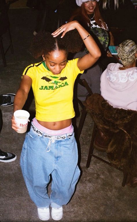 Jamaican Festival Outfit, Jamaica Street Style, Jamaica Shirt Outfit, Jamaica Top Outfit, Jamaica Outfits Ideas, Jamaica Outfit, Festival Outfits Ideas, Trendy Festival Outfits, Jamaica Shirt