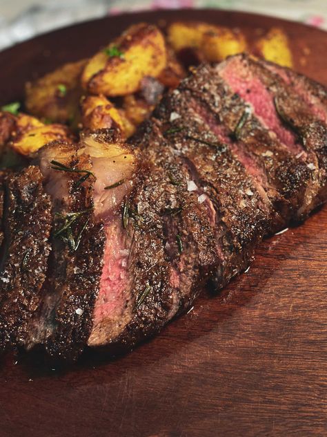 Coffee Rubbed Steak, Steak Temperature, Cooking Tri Tip, Pan Seared Steak, Omaha Steaks, Steak Rubs, Cooking The Perfect Steak, Perfect Steak, Seared Steak