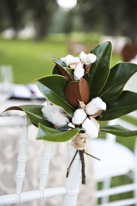 Cotton & Magnolia leaves in a mason jar tied with straw, burlap or lace for simple centerpieces. 50th sign coming up through center Diy Outdoor Party Tent, Cheap Wedding Centerpieces, Magnolia Wedding, Deco Champetre, Cotton Decor, Cotton Wedding, Simple Centerpieces, Magnolia Leaves, Wedding Centerpieces Diy