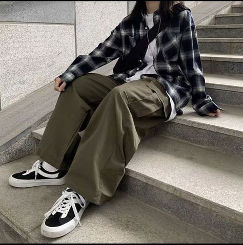 Baggy Clothes Korean, Tomboy Korean Girl Style, Baggy Clothing Aesthetic, Baggy Clothes Outfit Summer, Summer Baggy Outfits, Baggy Clothes Outfit Women, Boyish Fits, Aesthetic Baggy Clothes, Aesthetic Baggy Outfit