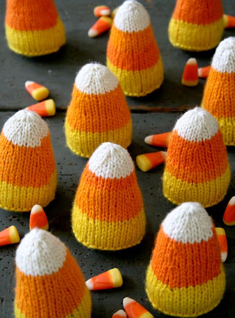 Candy Corns | Purl Soho - Create Halloween Knitting, Purl Bee, Holiday Knits, Vintage Umbrella, Crafts Sewing Patterns, Easy Halloween Crafts, Manualidades Halloween, Purl Soho, Halloween Scene