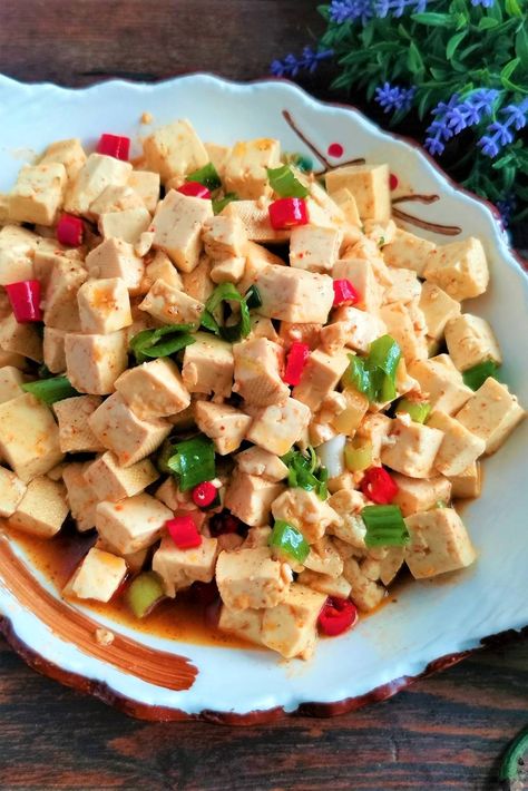 Korean Tofu Salad, Fried Tofu Salad, Cold Tofu Salad Recipes, Tofu In Salad, Spicy Cold Tofu, Easy Green Salad Recipes, Tofu Salad Recipes, Ways To Cook Tofu, Steamed Tofu