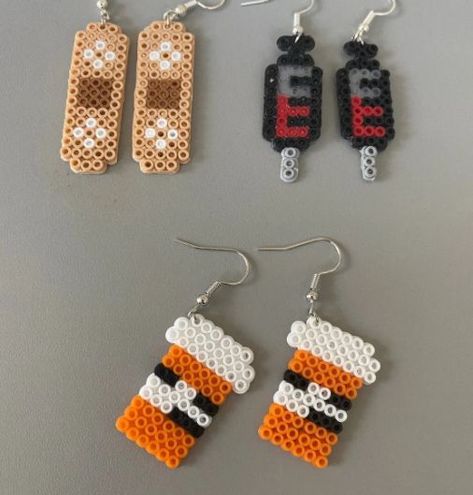 Pill Bottle Perler Beads, Pill Perler Beads, Lighter Perler Beads, Nurse Perler Beads, Mini Perler Bead Patterns Earrings, Pixel Art Earrings, Mini Fuse Bead Patterns, Small Perler Beads Ideas Aesthetic, Hama Bead Earrings