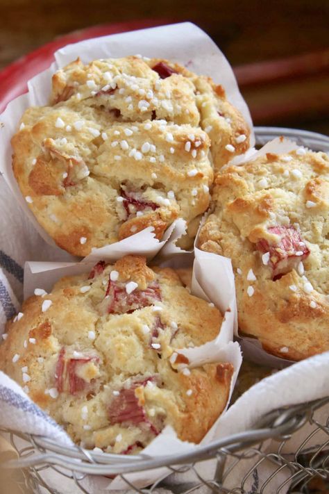 Muffins Without Butter, Fluffy Muffins Recipe, Rhubarb Muffins Recipe, Muffins With Yogurt, Plum Muffins, Peach Muffin Recipes, Yoghurt Muffins, Rhubarb Wine, Best Muffin Recipe