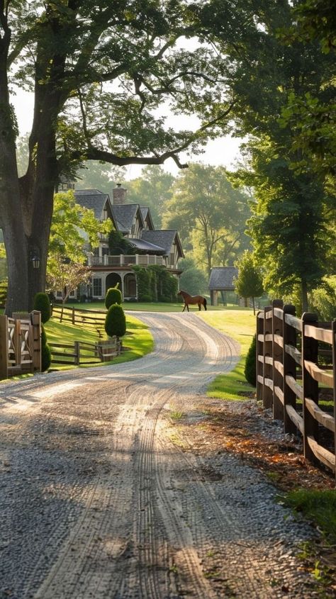 Landscaping A Long Driveway, Dream House Wallpaper, Horses Countryside, Long Driveway, Business Decoration, Star Aesthetic, Dream Life House, Horse Ranch, Countryside House