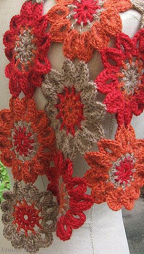 Flower Shawl Crochet Pattern, Crochet Japanese, Flower Shawl, Crochet Flower Scarf, Shawl Crochet, How To Wrap Flowers, Japanese Flowers, Shawl Crochet Pattern, Crochet Granny