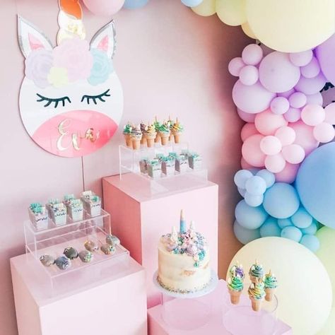 Five Year Old Birthday Party Ideas Girl, Farm Animals Birthday Party, Girl Bday Party, Farm Animal Birthday, 2nd Birthday Party Themes, Girl Birthday Decorations, Birthday Party Activities, First Birthday Party Themes, Rainbow Balloons