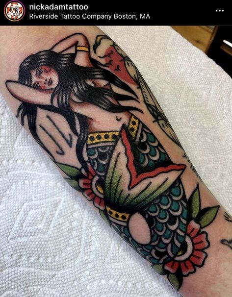 Siren Mermaid Tattoos, Traditional Mermaid, Traditional Mermaid Tattoos, Sailor Jerry Tattoo, Traditional Tattoo Drawings, Jerry Tattoo, Mermaid Tattoo Designs, Sailor Tattoos, Pin Up Girl Tattoo