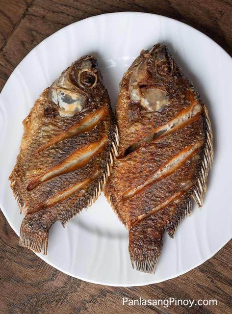 Whole Tilapia Recipes, Fried Tilapia Recipes, Tilapia Dishes, Fried Whole Fish, Whole Fish Recipes, Philippine Cuisine, Fried Tilapia, Tilapia Fish Recipes, Tilapia Recipe