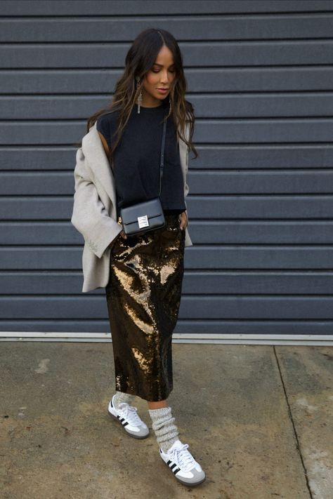 How to wear sequins in the daytime! – Sincerely Jules Sequin Skirt Outfit Casual, Sequin Skirt Outfit, Skirts With Sneakers, Skirt Outfit Casual, Denim Skirt Outfits, Sequin Outfit, Sincerely Jules, Skirt And Sneakers, Pretty Blouses