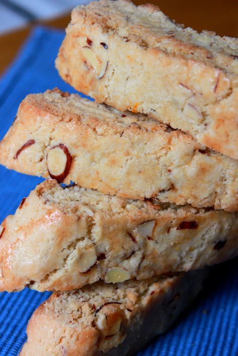 Best Biscotti Recipe, Orange Biscotti, Glutenfri Baking, Almond Biscotti Recipe, City Kitchen, Italian Cookie Recipes, Almond Biscotti, Biscotti Cookies, Classic Recipes