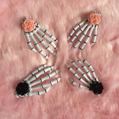 ~ Pastel Goth Hair, Rose Skeleton, Gothic Hair Accessories, Hair Acessories, Gothic Hairstyles, Goth Accessories, Goth Hair, Pastel Goth Fashion, Goth Wedding