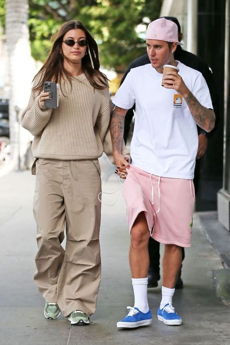 Hailey Justin, Hailey And Justin Bieber, Hailey And Justin, Sarcastic Clothing, Justin Bieber Outfits, Justin Bieber Style, Couple Matching Outfits, Justin Hailey, Kendall And Kylie Jenner