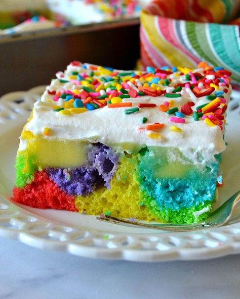 Hayley Parker on Instagram: “{NEW!!} Why have regular cake when you could have my AMAZING RAINBOW POKE CAKE?! 🌈🎂 This glorious cake is made with beautiful rainbows and…” Rainbow Cake Sheet, Jello Poke Cupcakes, Rainbow Poke Cake, Rainbow Sheet Cake, Poke Cupcakes, Fancy Deserts, Rainbow Jello, Banana Pudding Poke Cake, Pudding Poke Cake