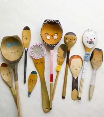 spoon people. Wooden Spoon Puppets, Wooden Spoon Crafts, Painted Spoons, Spoon Crafts, Diy Stuff, Fun Art, Wooden Spoons, Art Project, Spoons