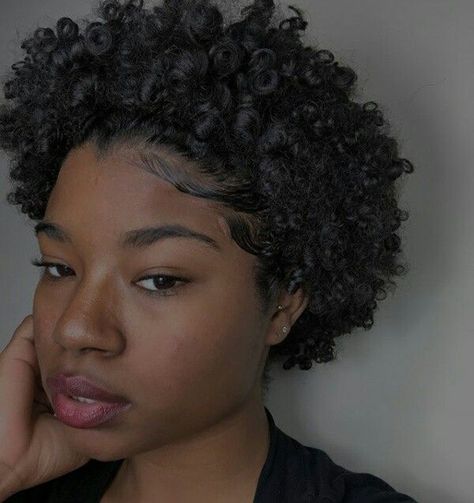 Big Chop Natural Hair, Short Natural Curly Hair, Twa Hairstyles, Natural Hair Cuts, Makeup Tip, Natural Hair Short Cuts, Big Chop, Natural Hair Styles Easy, Penteado Cabelo Curto