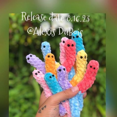 Free Crochet Worm Pattern, How To Crochet A Gummy Worm, Sour Gummy Worm Crochet Pattern, Crochet Gummy Worm Pattern, Crochet Gummy Worm Free Pattern, Gummy Worm Crochet Pattern, Crochet Gummy Worm, Crochet Worm Free Pattern, Crochet Worm