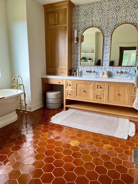 Hexagon Tiled Bathroom Floor Clay Hexagon Tile Floor, Orange Hexagon Tile, Terracota Tile Bathroom Floor, Bathroom Orange Tile, Herringbone Terracotta Floor, Terracotta Entryway, Hexagon Terracotta Tile Floor, Orange Tile Bathroom, Bathroom Wood Floor