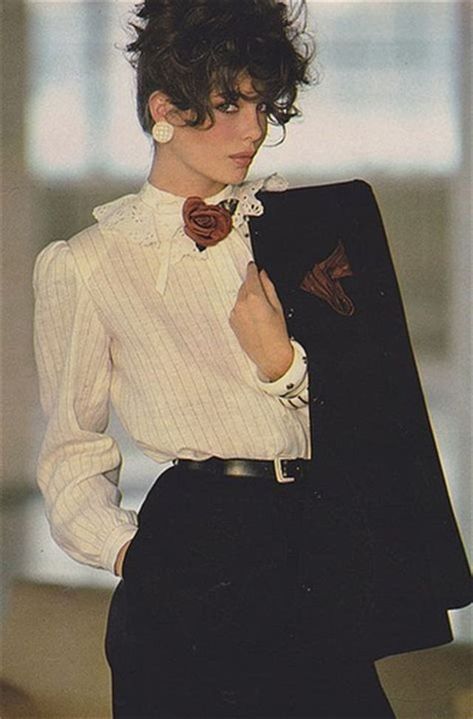 22 Vintage Photographs of a Young and Beautiful Kelly LeBrock From the Early 1980s ~ vintage everyday Look 80s, Kelly Lebrock, 1980s Fashion, Figure Poses, Money Aesthetic, Old Money Aesthetic, Pose Reference Photo, Moda Vintage, Young And Beautiful