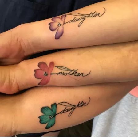 Tattoos Elegant, Xoil Tattoos, Tattoos Feminine, Mom And Daughters, Tattoo Mom, Mom Daughter Tattoos, Sunflower Tattoo Sleeve, Strength Tattoo, Harry Potter Tattoos