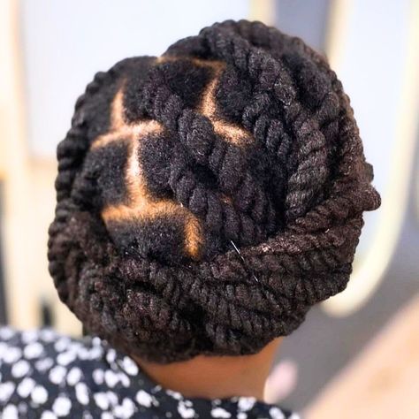 Flawless Afro Hair Ideas for Women Natural Hairstyles For Winter, Twists Natural Hairstyles, Chunky Twist Out, Hairstyles For Winter, Mini Twists Natural Hair, Two Strand Twist Hairstyles, Natural Hair Box Braids, Twisted Bangs, Chunky Twists