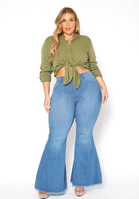 High Waisted Bell Bottom Jeans Outfits, High Waisted Bell Bottom Jeans, Cowboy Women, Bell Bottom Jeans Outfit, Jean Styles, High Waisted Jeans Outfit, Night Gown Dress, Mini Cami Dress, Bottom Jeans