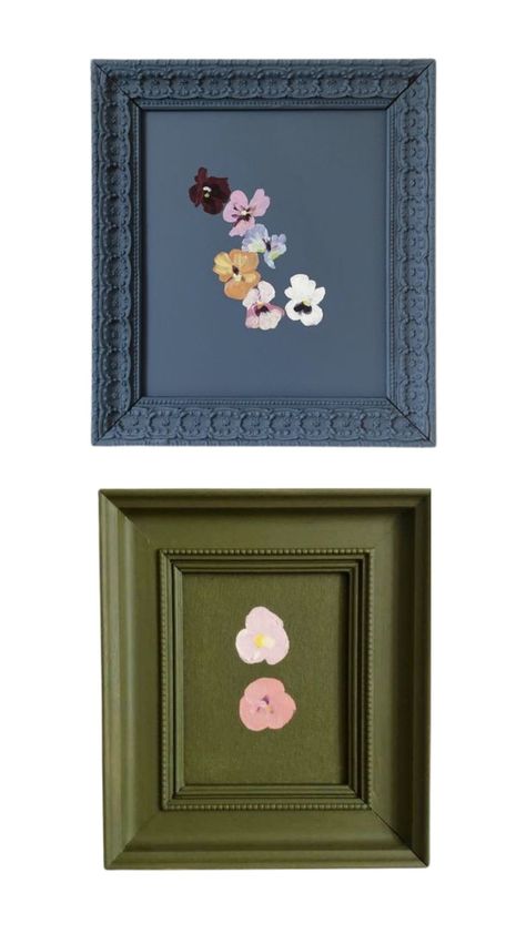 Diy Art For Frames, Pressed Floral Frame, Diy Pressed Flower Art Craft Ideas, Pressed Flower Display, Diy Living Room Wall Art, Shadow Box Art Ideas, Pressed Floral Art, Spring Wall Art Diy, Cute Picture Frame Ideas