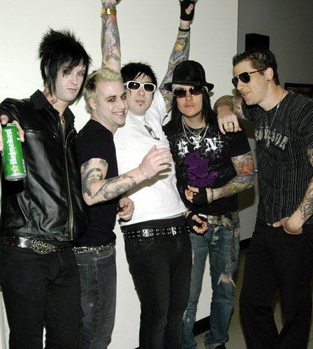 Avenged Sevenfold A7x Matching Pfp, Johnny Christ, Emo Pop, Jimmy The Rev Sullivan, Jimmy The Rev, Pop Punk Fashion, M Shadows, Synyster Gates, My Stomach Hurts