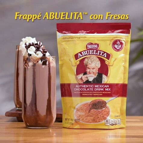 Chocolate Abuelita on Instagram: “Mijitos, a mis nietos les encantan las 🍓 con 🍫 , por lo que hice este #StrawberryandChocolateFrappe 😋 Compartan sus fotos cuando lo…” Chocolate Abuelita, Chocolate Caliente, Mexican Style, Frappe, Style Dresses, Indian Food, Indian Food Recipes, Chocolates, Packaging