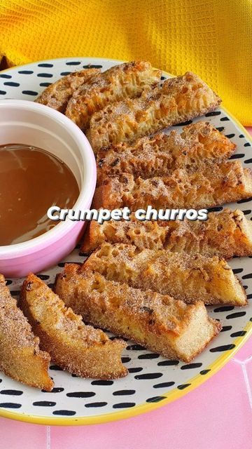 Crumpet French Toast, Air Fryer Crumpets, Crumpet Churros, Crumpets Toppings, How To Make Crumpets, Crumpet Recipe, Emily Scott, 2023 Recipes, Chocolate Spread