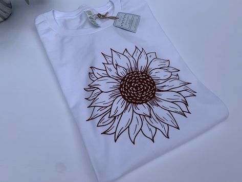 Boho Sunflower Shirt, mama gift, mother day gifts, easter shirts by Raymartful on Etsy Summer Cotton T-shirt With Sunflower Design, White Sunflower T-shirt For Summer, Casual White T-shirt With Sunflower Design, Spring Cotton T-shirt With Sunflower Design, Screen Printing Techniques, Spring Sunflower Print T-shirt, Sunflower Shirt, Mama Gifts, Comfy Shirts